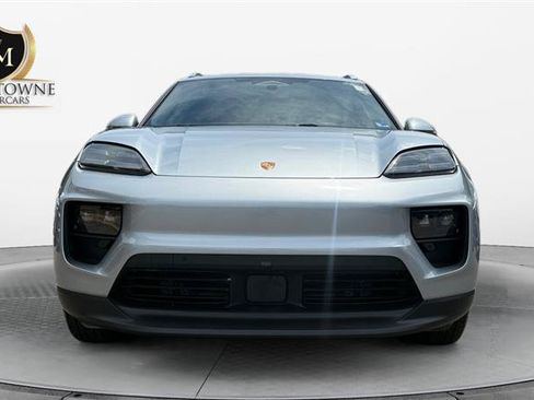 Used 2024 Porsche Macan 4 Electric AWD/4WD image 8