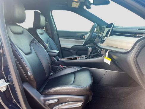 Used 2024 Jeep Compass Limited image 26