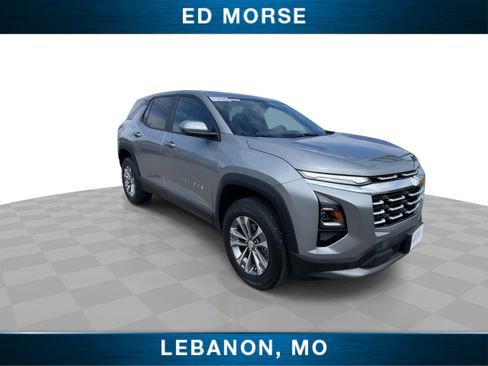 Used 2025 Chevrolet Equinox LT FWD image 2