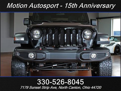 Used 2020 Jeep Wrangler Sport AWD/4WD image 3