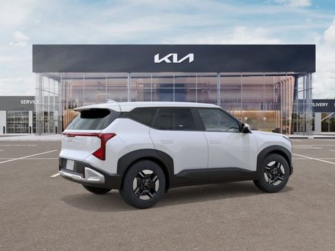 New 2027 Kia Seltos LX FWD image 6