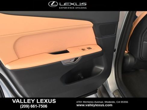 New 2026 Lexus ES 350e w/ Convenience Package FWD image 17