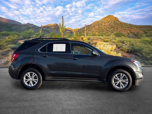 Used 2017 Chevrolet Equinox LT w/ Convenience Package FWD image 3