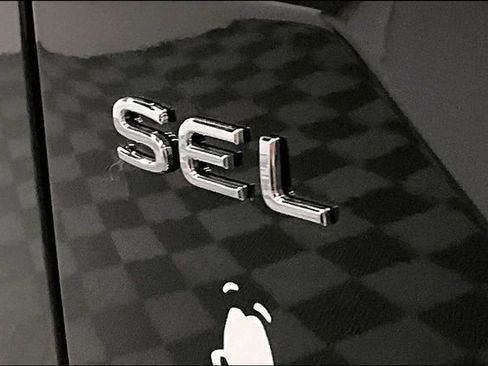 Used 2025 Volkswagen Atlas SEL Premium R-Line image 9