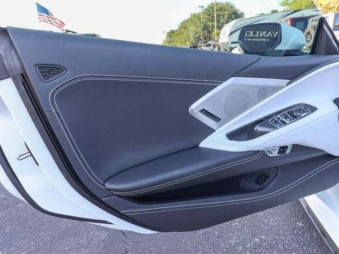 Used 2025 Chevrolet Corvette Stingray Premium Conv w/ Z51 Performance Package RWD image 13