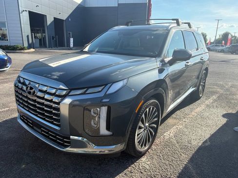 Used 2023 Hyundai Palisade Calligraphy AWD/4WD image 2
