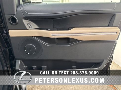 Used 2024 Ford Expedition Limited image 11