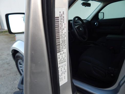 Used 2011 Dodge Nitro SE image 26