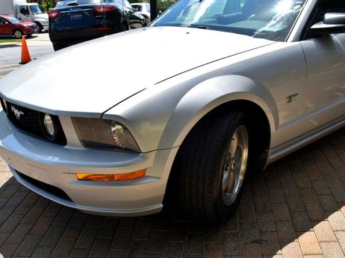 Used 2006 Ford Mustang GT Premium image 8