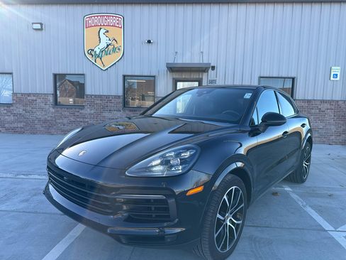 Used 2020 Porsche Cayenne image 3