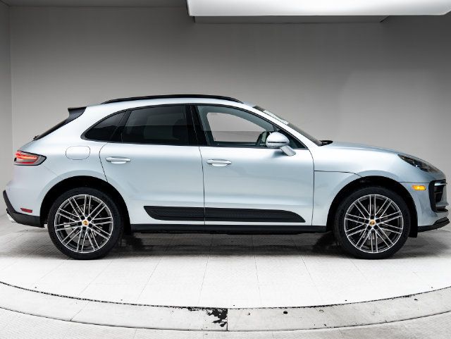 Certified 2026 Porsche Macan AWD/4WD image 34