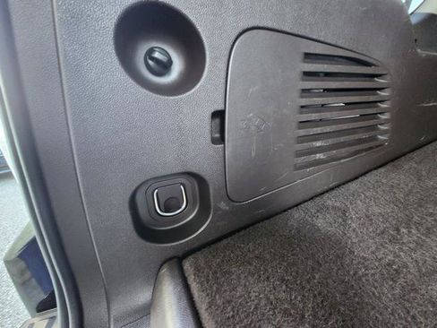 Used 2016 GMC Yukon XL Denali w/ Open Road Package image 27