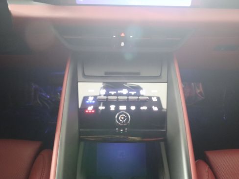 Used 2024 Porsche Macan 4 Electric image 20