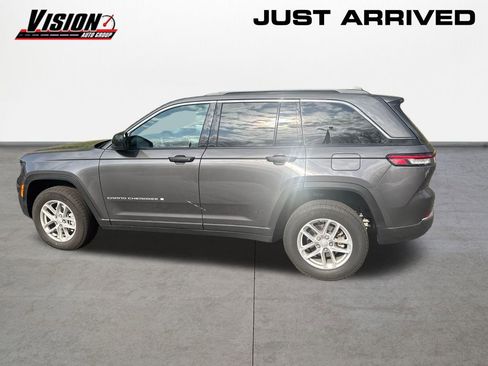 Used 2025 Jeep Grand Cherokee Laredo X w/ Luxury Tech Group I AWD/4WD image 8