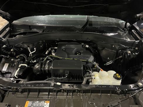 Used 2020 Ford Explorer XLT w/ Equipment Group 202A image 27