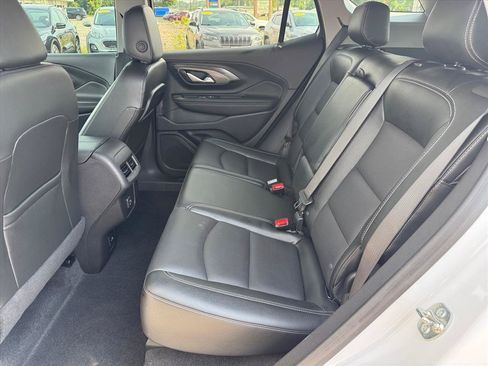 Used 2024 GMC Terrain SLT AWD/4WD image 10