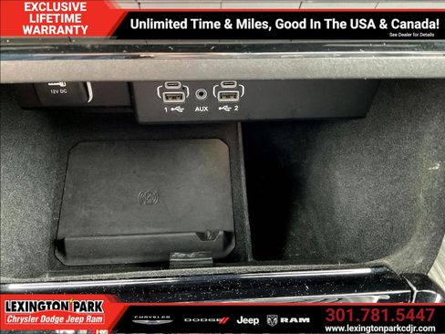 Used 2024 Jeep Wagoneer L Series II w/ Flexible Seating Group AWD/4WD image 15