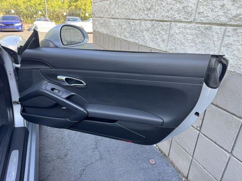 Used 2014 Porsche Boxster RWD image 16