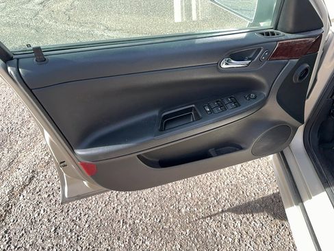 Used 2010 Chevrolet Impala LT image 12