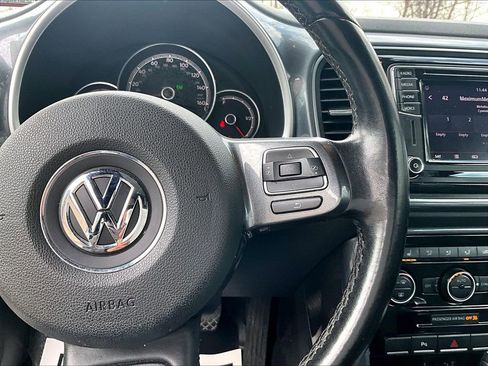 Used 2019 Volkswagen Beetle 2.0T SE FWD image 17