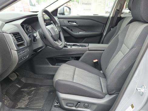 New 2026 Nissan Rogue SV FWD image 3