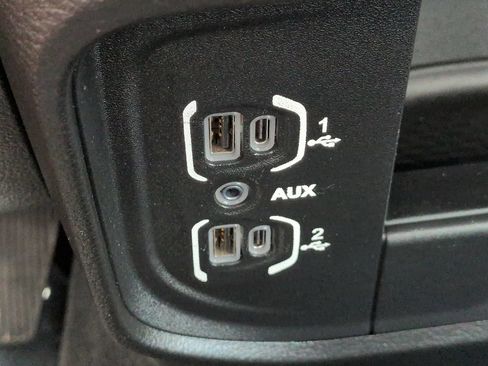 Used 2024 RAM 2500 Big Horn AWD/4WD image 23