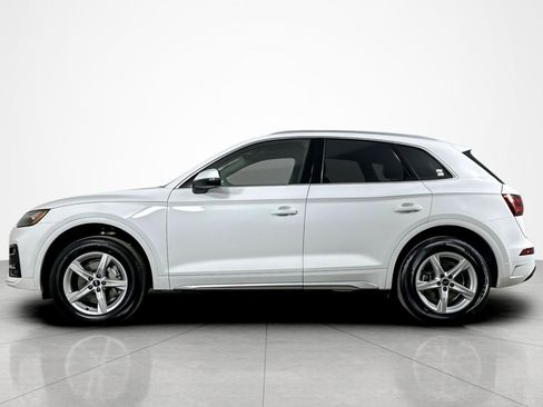 Used 2023 Audi Q5 2.0T Premium w/ Convenience Package image 2