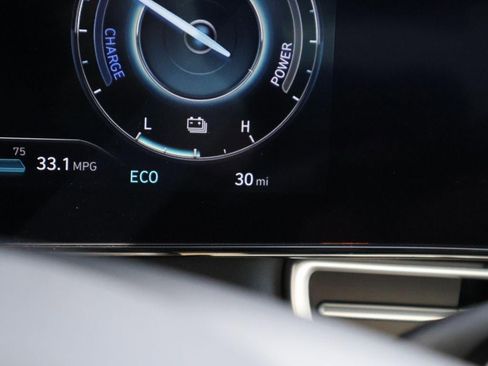 New 2025 Hyundai Elantra Limited image 31