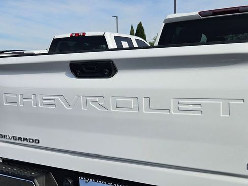Used 2024 Chevrolet Silverado 2500 LT AWD/4WD image 26