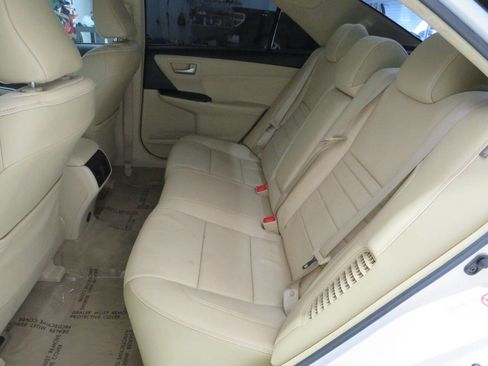 Used 2017 Toyota Camry XLE w/ Moonroof Package image 13