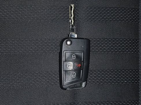 Used 2024 Volkswagen Jetta Sport image 32