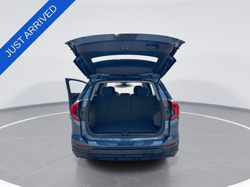 Used 2024 GMC Terrain SLE w/ Driver Convenience Package FWD image 23