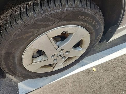 Used 2011 Toyota Prius Two FWD image 12