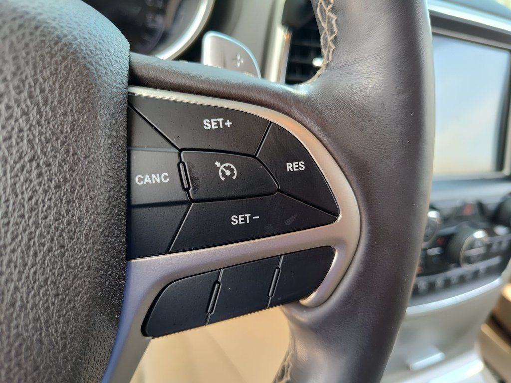 Used 2017 Jeep Grand Cherokee Overland RWD image 26