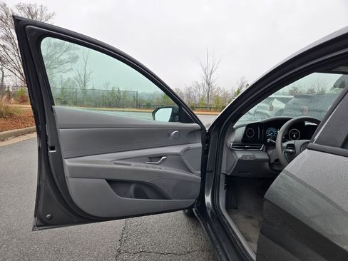 Used 2024 Hyundai Elantra SEL image 20