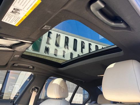 Used 2019 BMW 530e w/ Convenience Package image 23