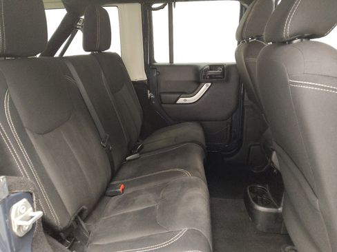 Used 2016 Jeep Wrangler Unlimited Sahara w/ Connectivity Group image 19