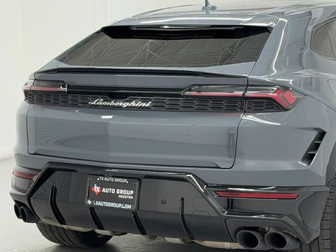 Used 2025 Lamborghini Urus SE AWD/4WD image 41