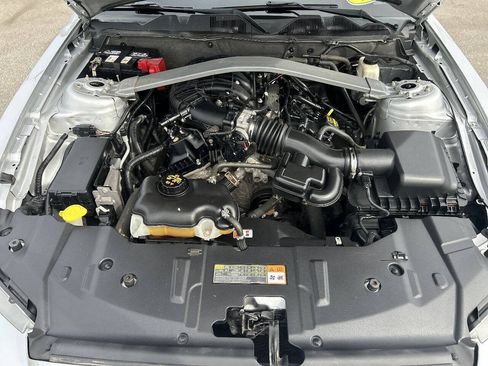 Used 2013 Ford Mustang Premium RWD image 13