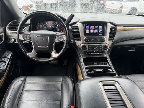 Used 2017 GMC Yukon XL Denali w/ Open Road Package AWD/4WD image 10
