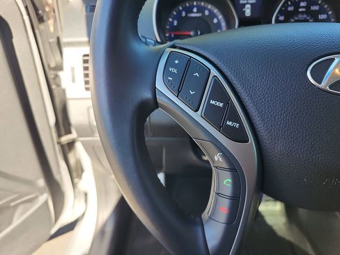 Used 2014 Hyundai Elantra GT w/ Option Group 03 image 12