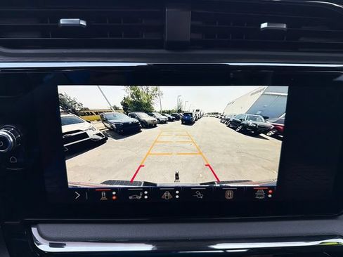 Used 2024 GMC Sierra 2500 AT4 w/ Technology Package AWD/4WD image 13