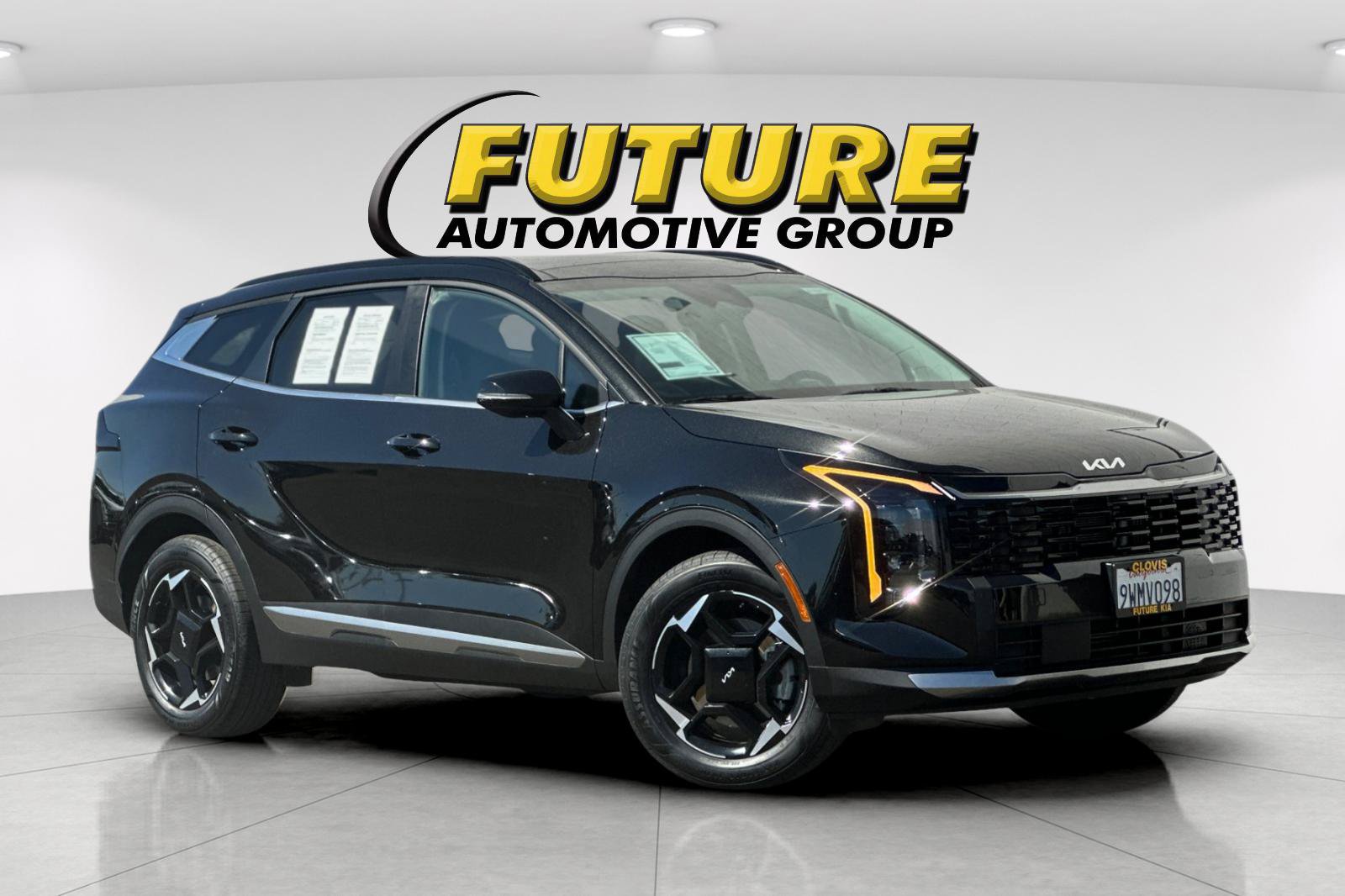 Certified 2026 Kia Sportage EX w/ EX Panoramic Sunroof Package AWD/4WD image 2