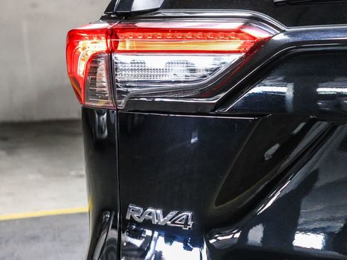 Certified 2021 Toyota RAV4 XLE Premium FWD image 12