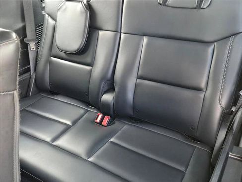 Used 2021 Ford Explorer XLT w/ Equipment Group 202A RWD image 17