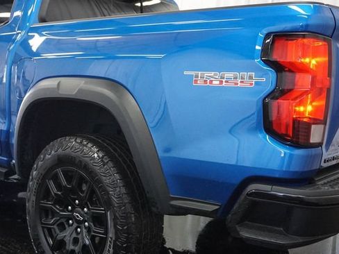 Used 2024 Chevrolet Colorado Trail Boss w/ Advanced Trailering Package AWD/4WD image 5
