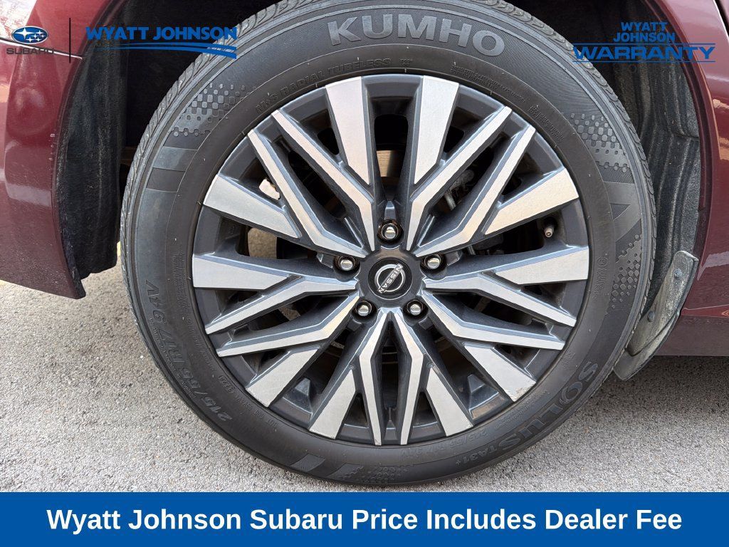 Used 2025 Nissan Altima 2.5 SV FWD image 8