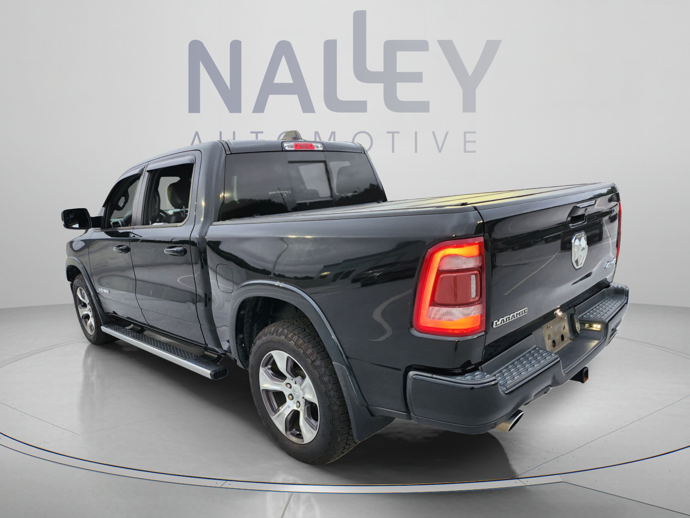 Used 2019 RAM 1500 Laramie w/ Sport Appearance Package AWD/4WD image 3
