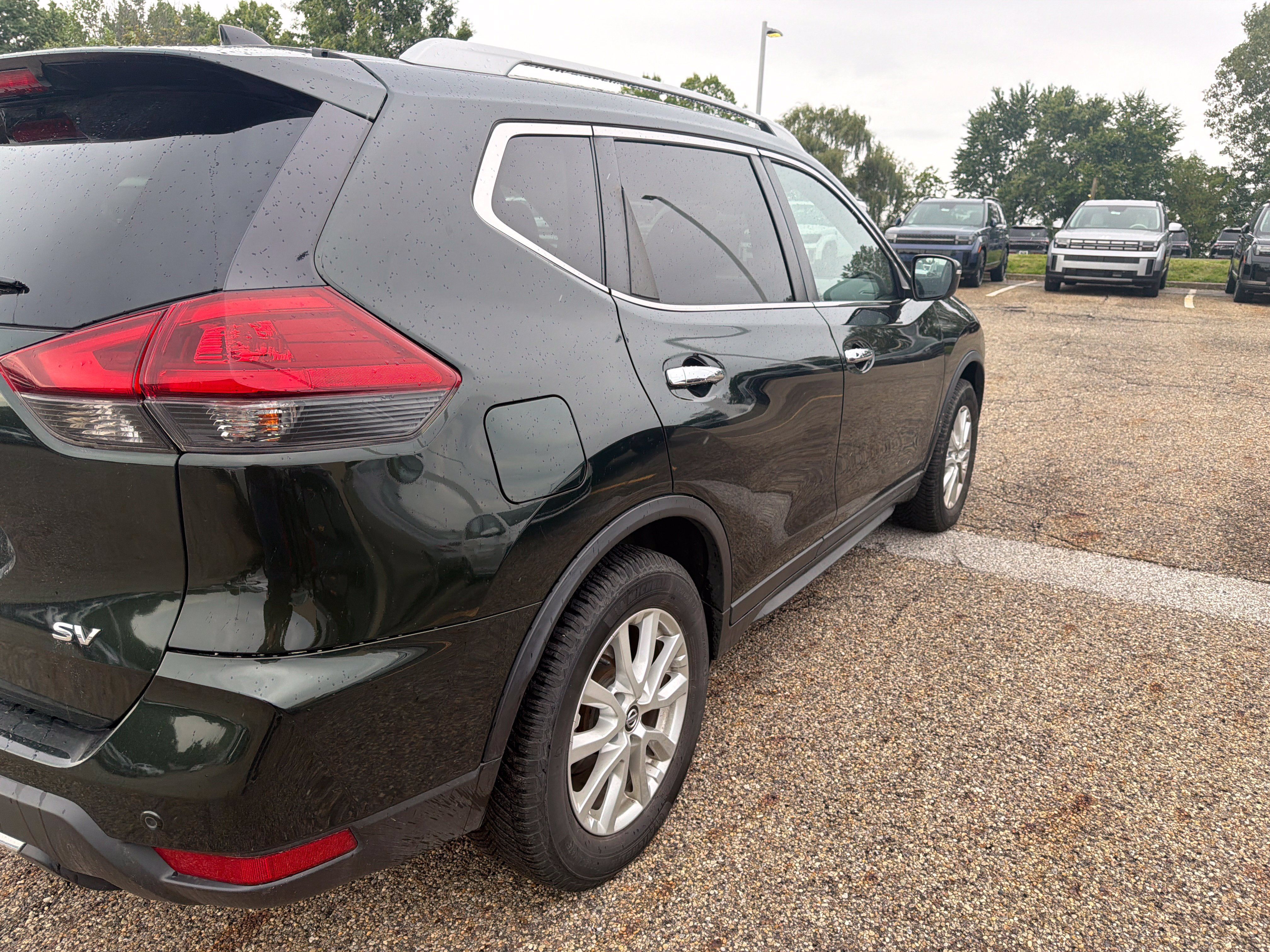 Used 2019 Nissan Rogue SV FWD image 5
