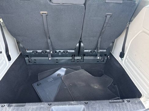 Used 2018 Dodge Grand Caravan SE w/ UConnect Hands-Free Group FWD image 34